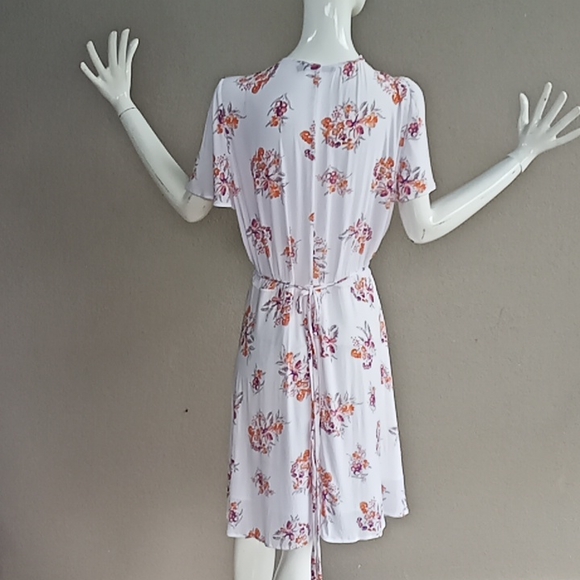 Sportsgirl floral wrap dress size 16 - Picture 3 of 5